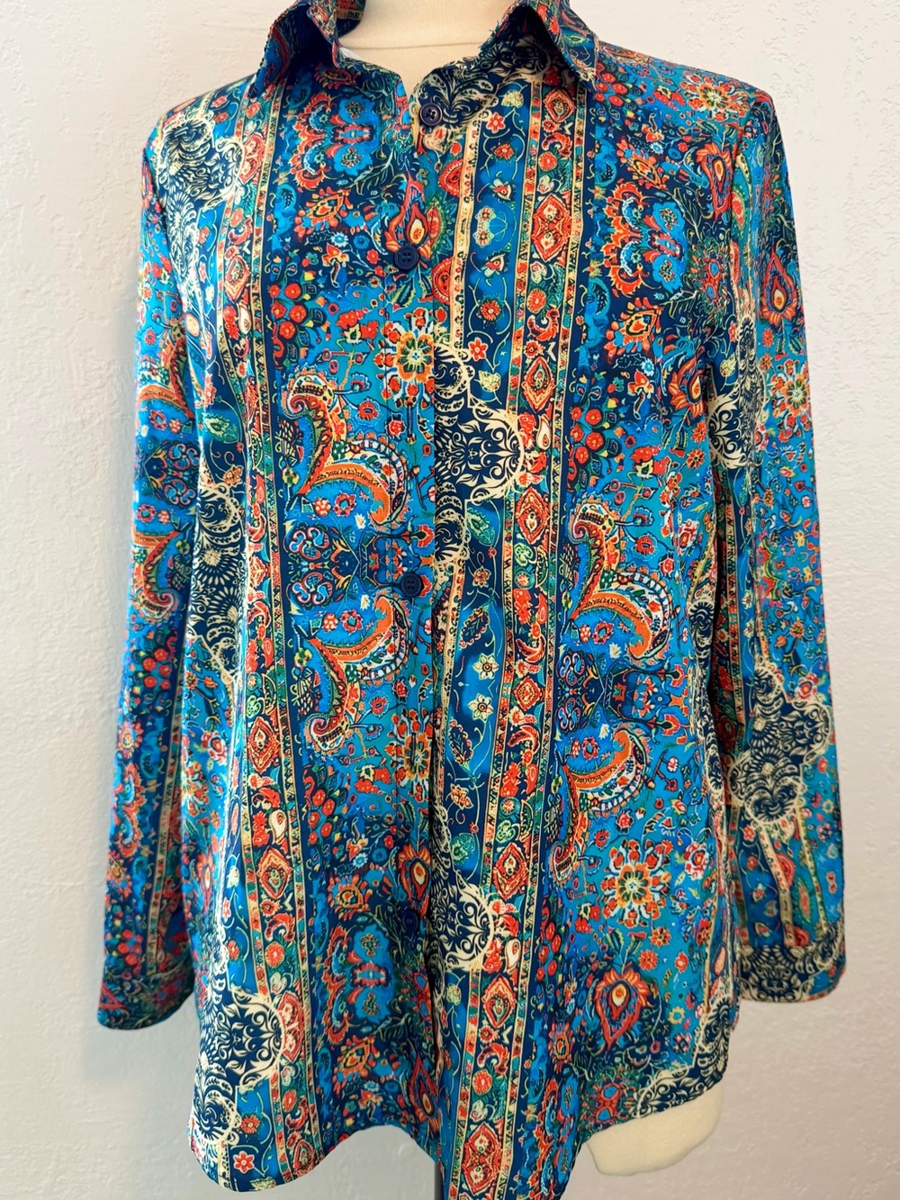 Women's Blue Paisley-Print Button-Down Shirt